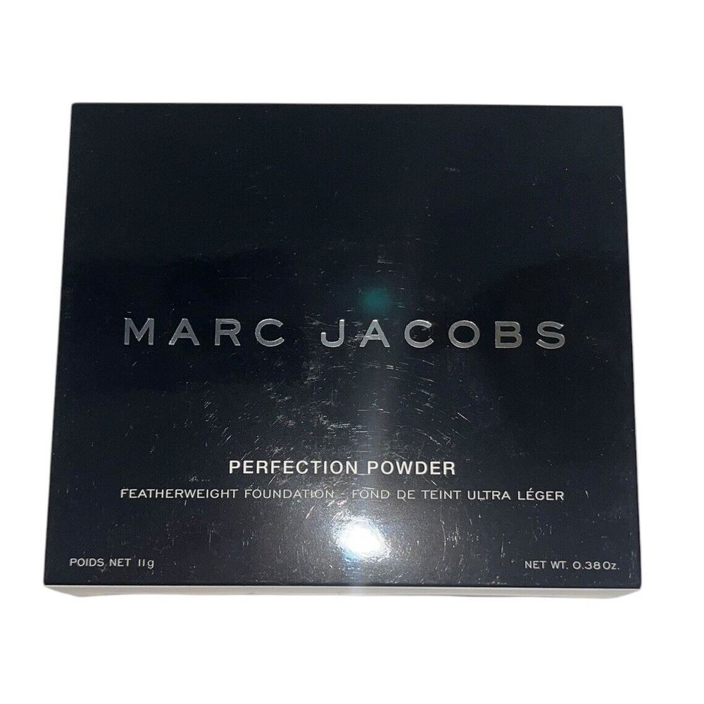 Marc Jacobs 200 IVORY Bisque Perfection Powder‎ Featherweight Foundation 0.38 oz